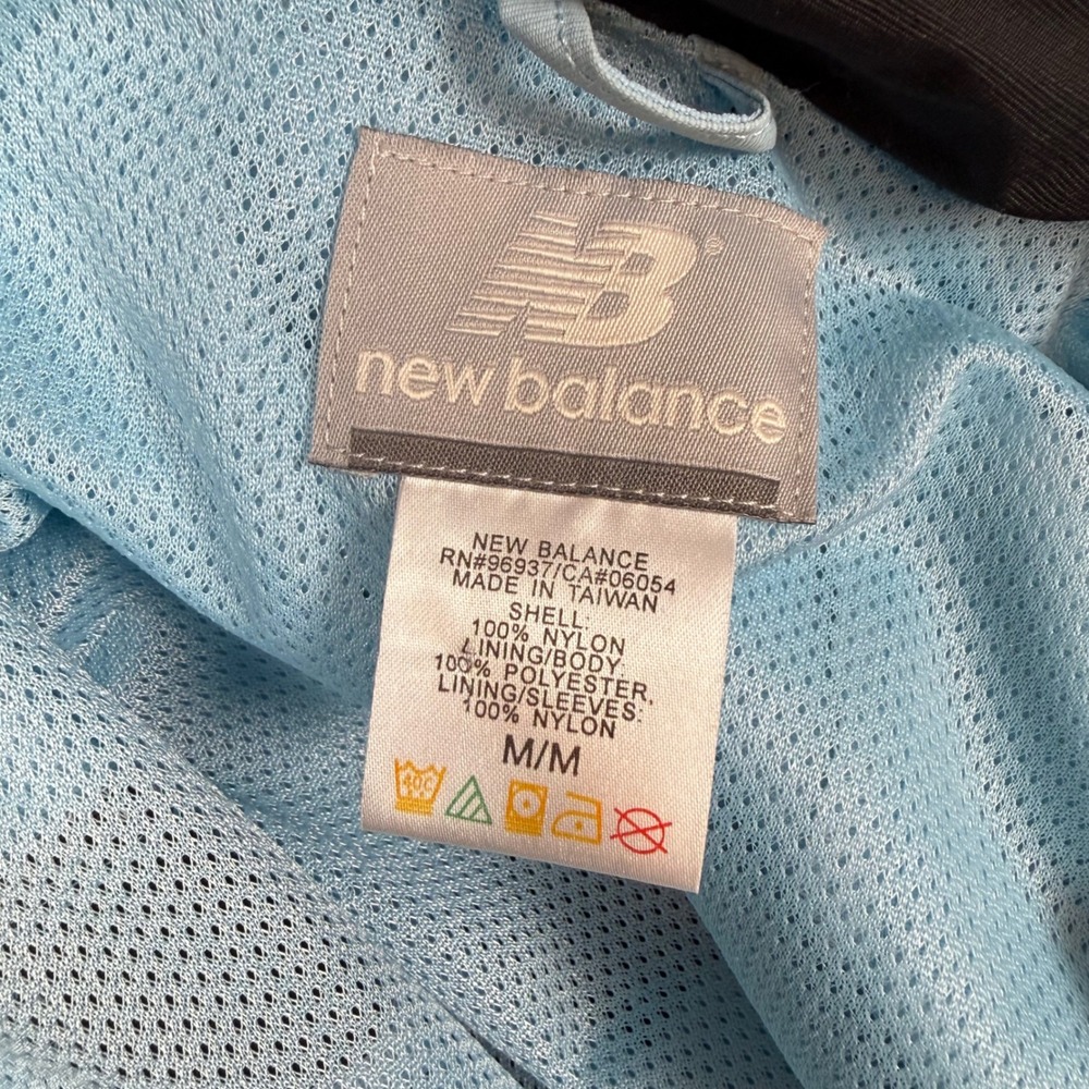 New Balance Mens Light Blue Full Zip Mesh Lined Windbreaker Jacket Medium - Picture 2 of 8